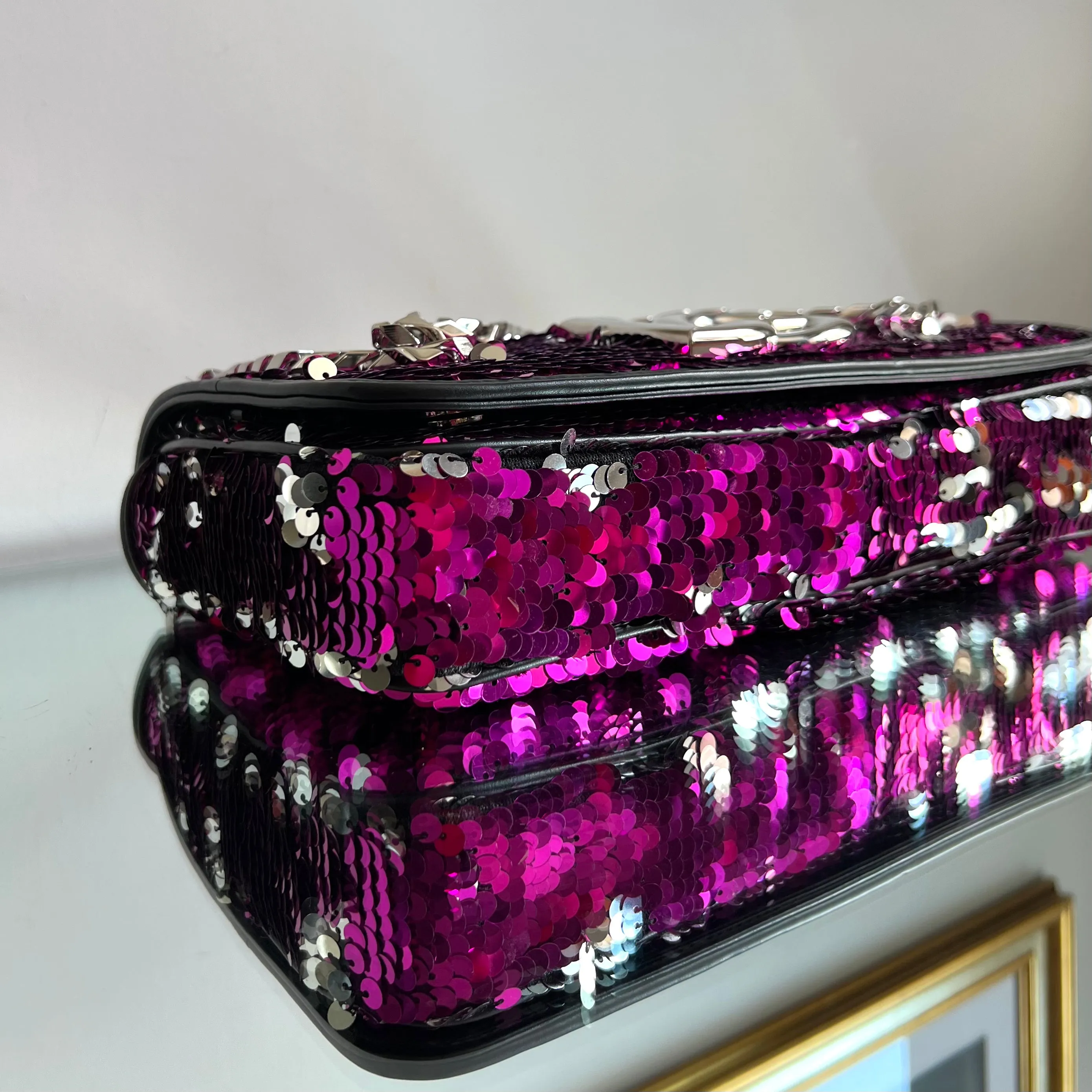 Bolsa Dolce Gabbana Paetês Bicolor Pink e Prata