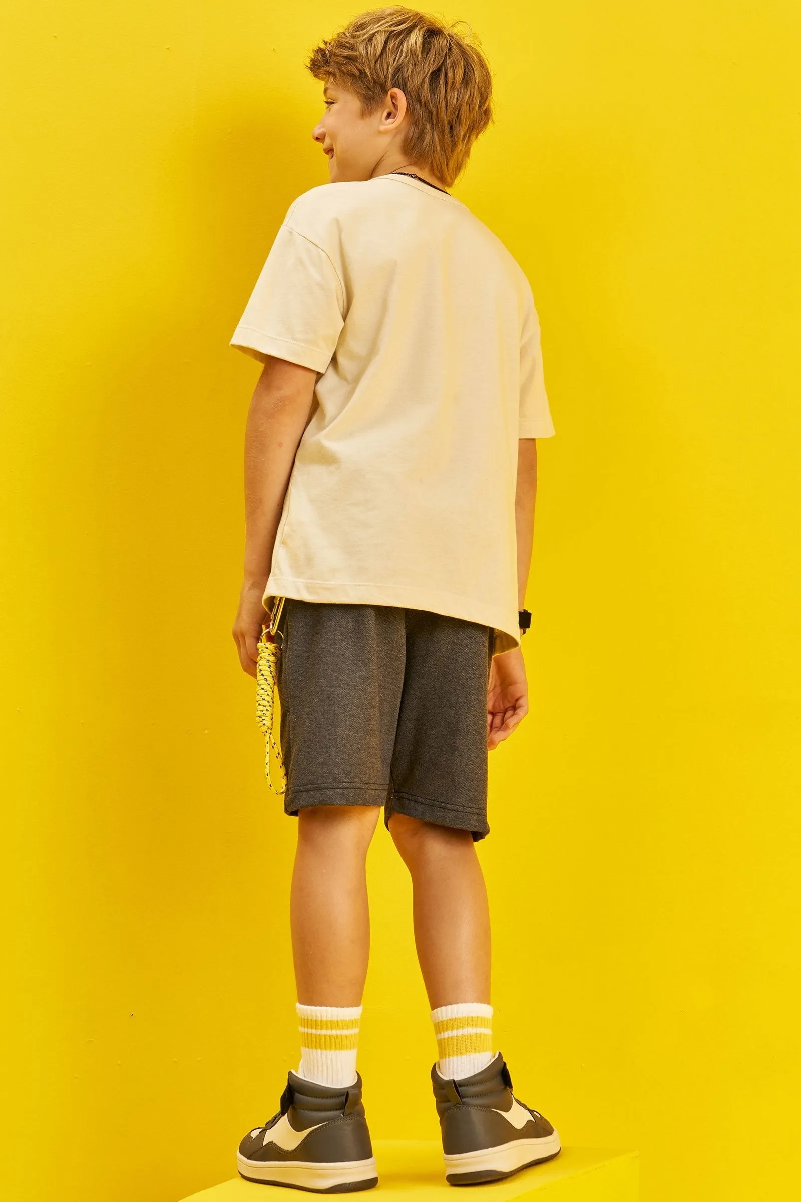 Conjunto de Camiseta em Meia Malha e Bermuda em Cotton Jeans com Elastano  75319 Johnny Fox