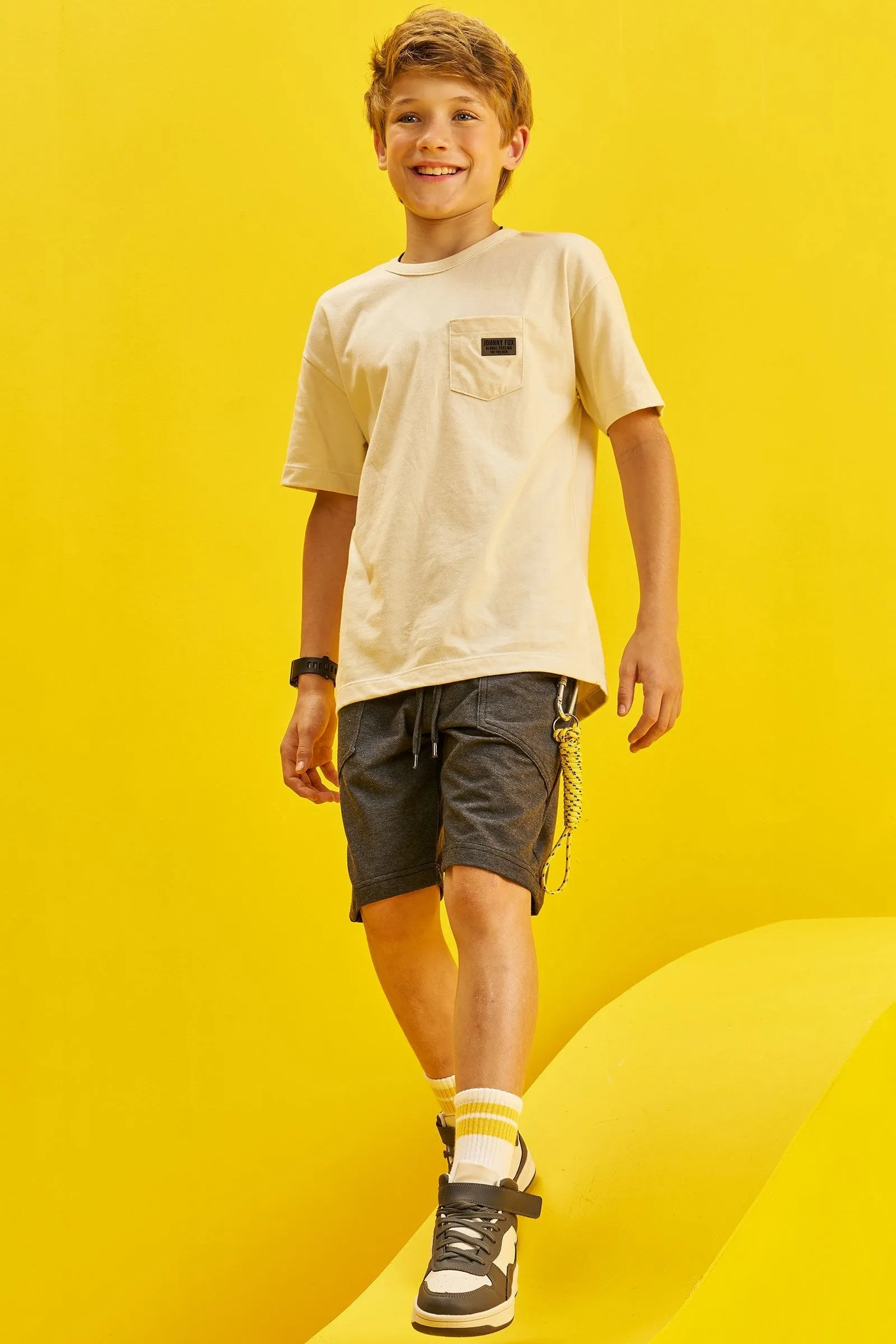 Conjunto de Camiseta em Meia Malha e Bermuda em Cotton Jeans com Elastano  75319 Johnny Fox