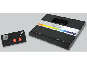 Consola retro - Atari 7800 , Gamepad inalámbrico CX78 , Juego Bentley Bear: Bentley Bear's Crystal Quest, HDMI, USB-C, Negro