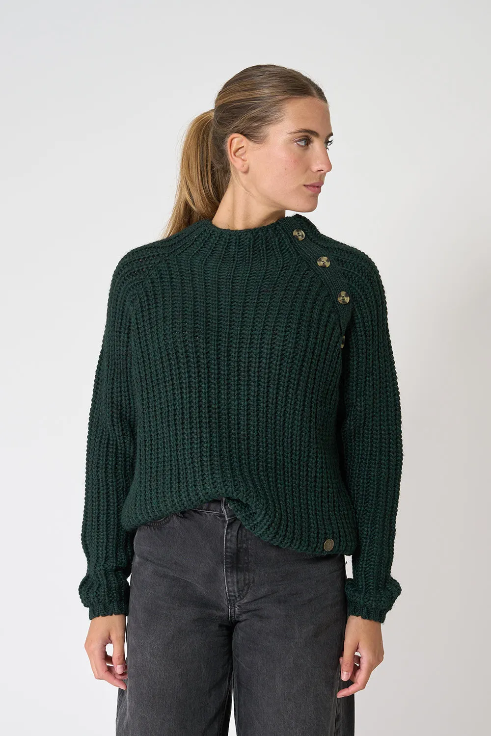Jersey de punto con botonadura decorativa