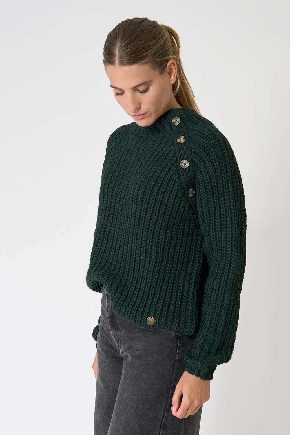 Jersey de punto con botonadura decorativa