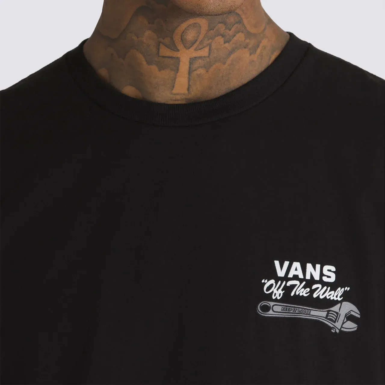 VANS WRENCHED SS BLACK | CAMISETA SKATE