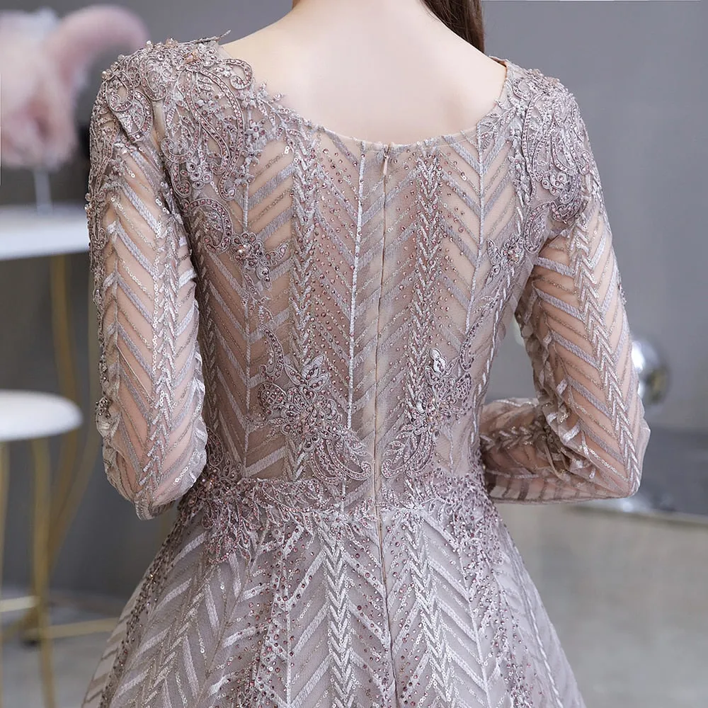 Vestido de Festa Rainha com Decote Plissado Prateado - Modelo Especial