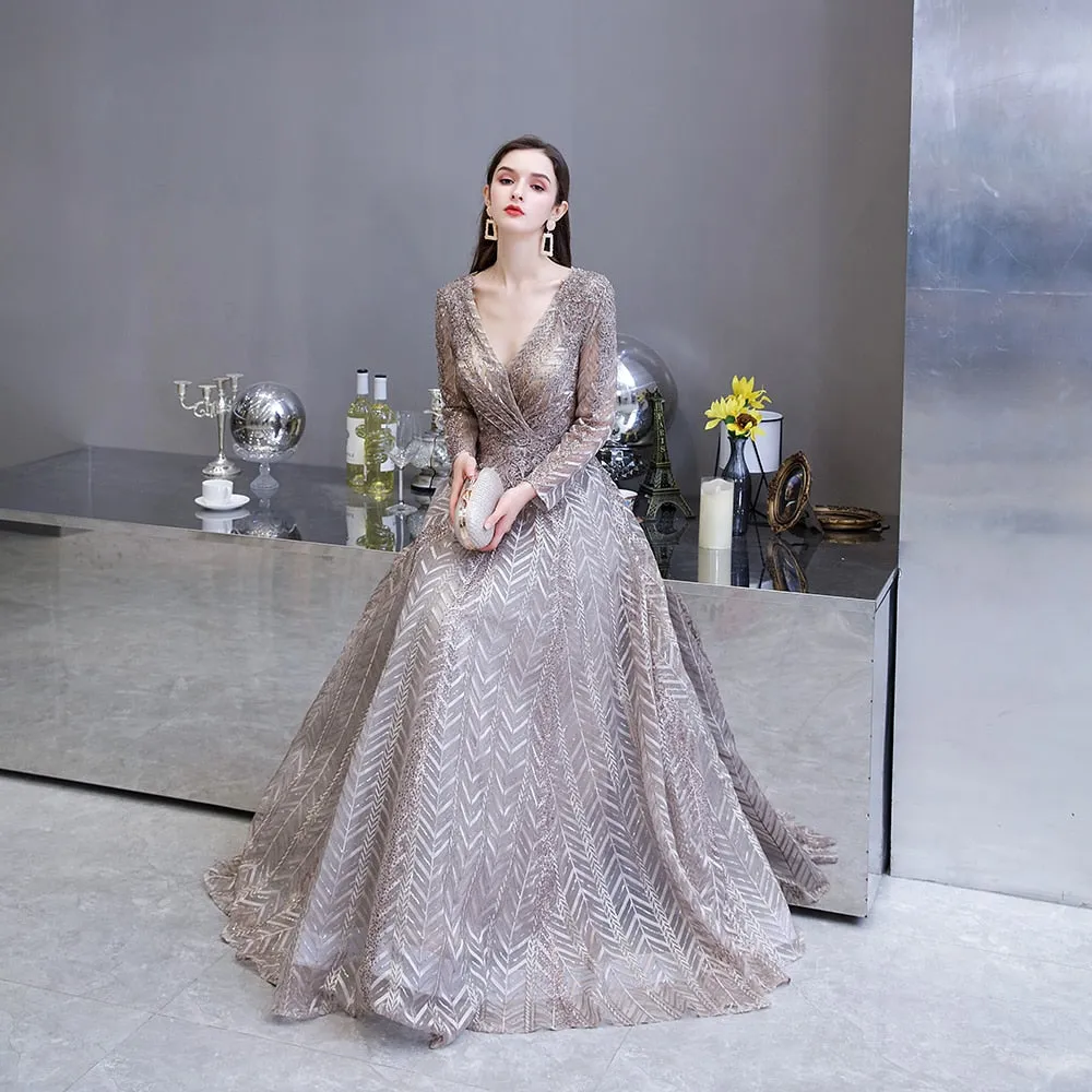 Vestido de Festa Rainha com Decote Plissado Prateado - Modelo Especial